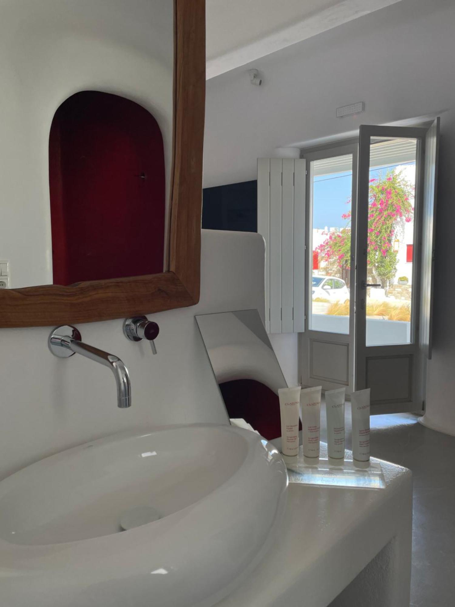 Angels Pillow Luxury Boutique Residence - Adults Only Науса Номер фото