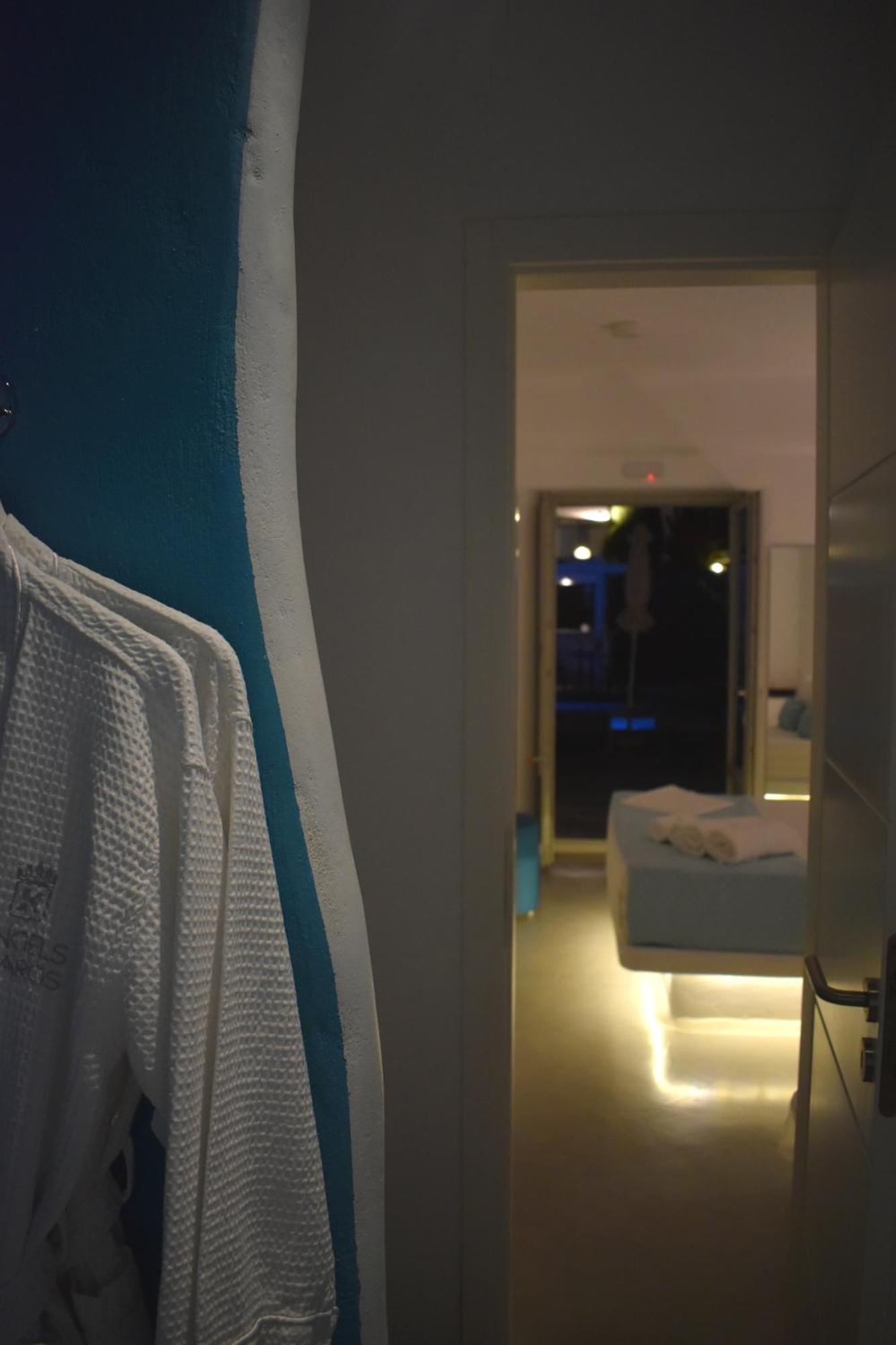 Angels Pillow Luxury Boutique Residence - Adults Only Науса Номер фото
